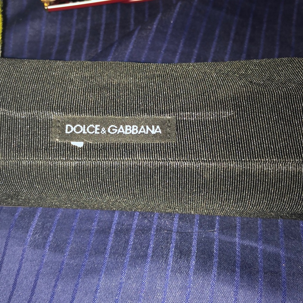 Sun glasses used has scratches
